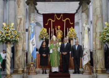 Canciller participa en eucaristía presidida por el secretario de Estado de la Santa Sede