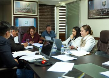 CIV da seguimiento a obras para mejorar escuelas y servicios de salud en Baja Verapaz