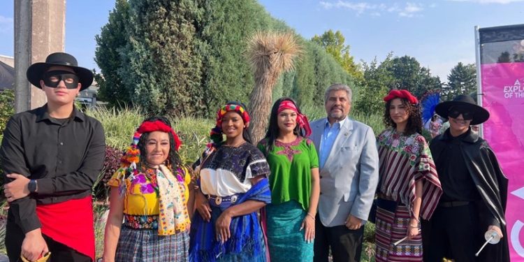 Consulado en Denver promueve las tradiciones guatemaltecas en festival hispano