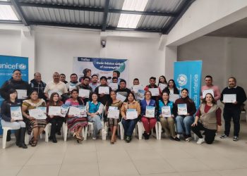 Radios comunitarias y medios locales amplían conocimientos para informar sobre el sarampión