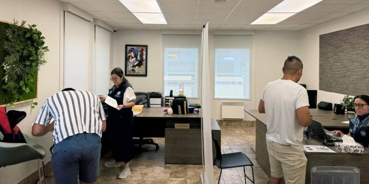 Consulado de Guatemala en Montreal realiza jornada de documentación para trabajadores temporales