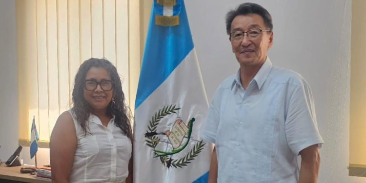 Embajada de Guatemala en Cuba sostiene encuentros con representantes diplomáticos de Mongolia y Zimbabue