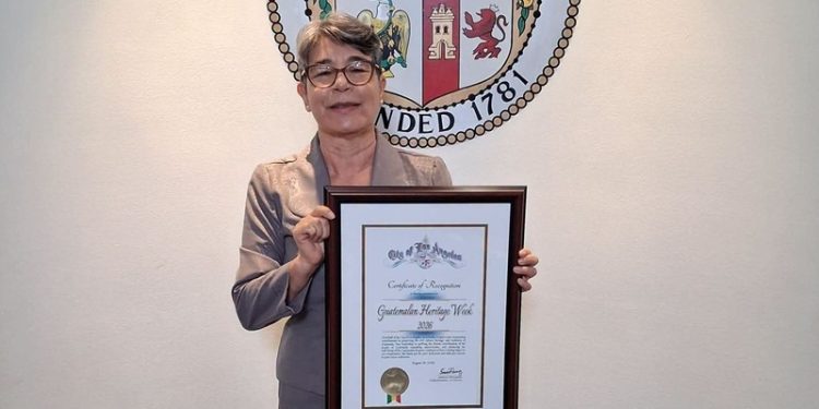 Misión consular participa en proclamación de la Semana del Guatemalteco en Los Ángeles