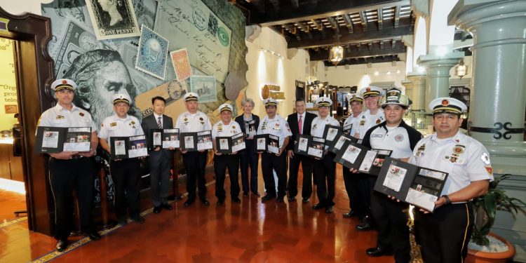 Correos de Guatemala conmemora 75 años del Cuerpo Voluntario de Bomberos con la emisión de un sello postal