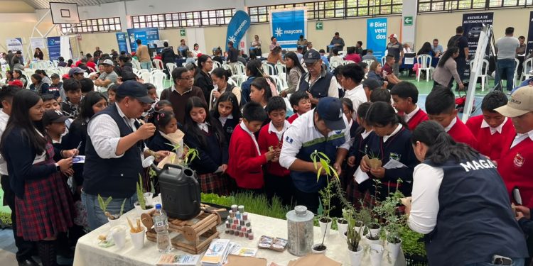 Acercamos servicios y orientación agrícola a familias de San Antonio Sacatepéquez