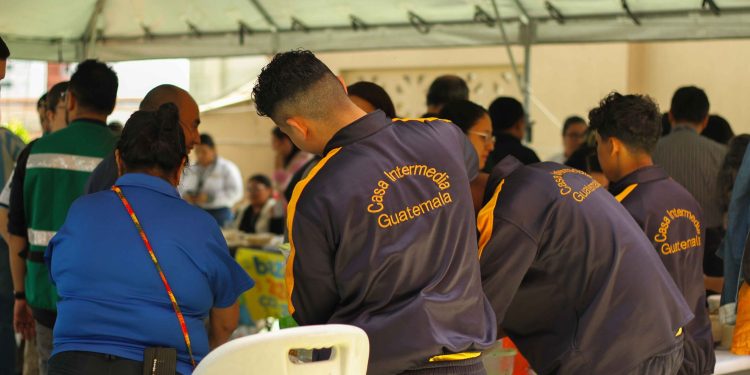 Bazar en la Secretaría General de la Presidencia fue un éxito