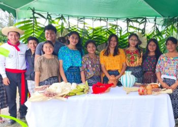 Ferias del Agricultor de Alta Verapaz conmemoran Día Nacional del Maíz