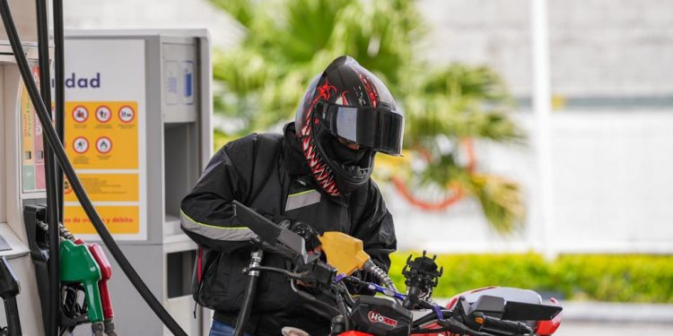 Seguimiento permanente de los precios de combustible a nivel nacional
