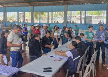 Entregan más de siete mil raciones de alimentos a familias que participan en APA