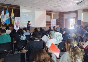 Estudiantes de Veterinaria se preparan para detectar y prevenir el Gusano Barrenador