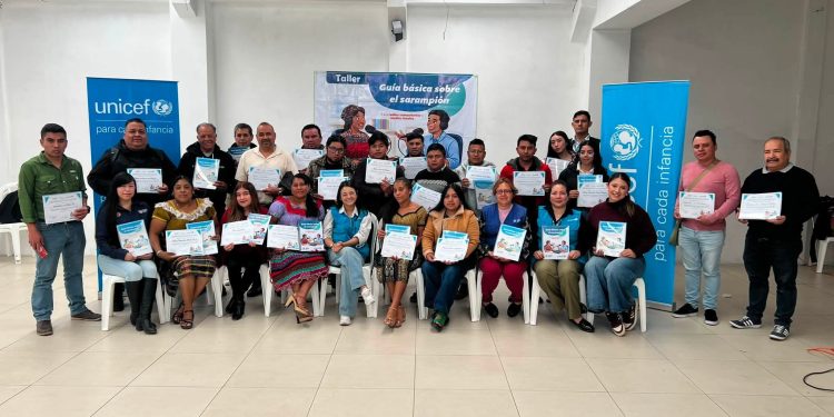 Radios comunitarias y medios locales de Quiché se convierten en aliados contra el sarampión