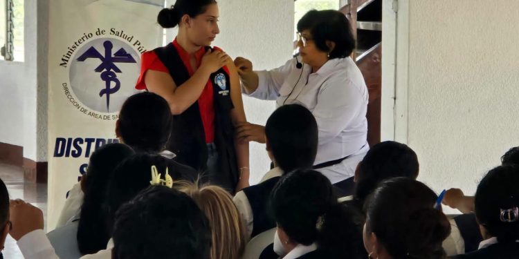 Equipos multidisciplinarios de Escuintla actualizan conocimientos para prevenir el sarampión