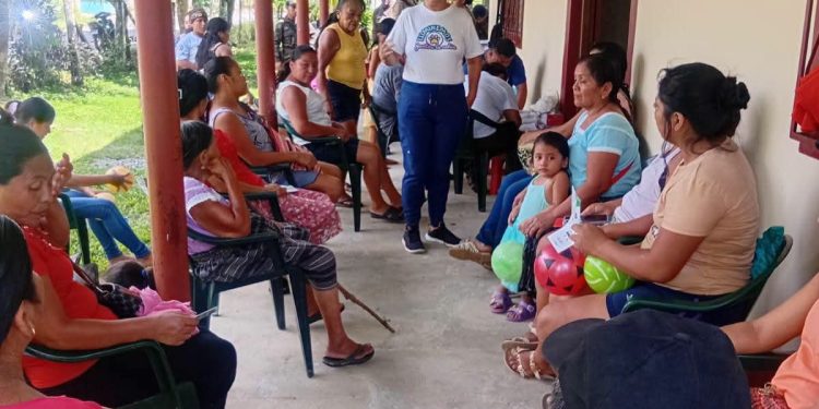 Alianzas interinstitucionales llevan jornada integral de salud a Punta de Palma, Izabal