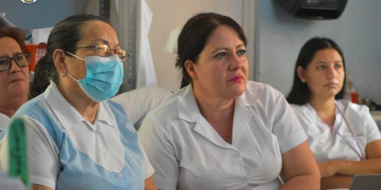 Personal hospitalario de Zacapa actualiza conocimientos en electrocardiografía para optimizar la atención cardiovascular