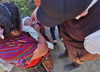 Vacunación activa protege a la niñez menor de cinco años de comunidades de Sacatepéquez