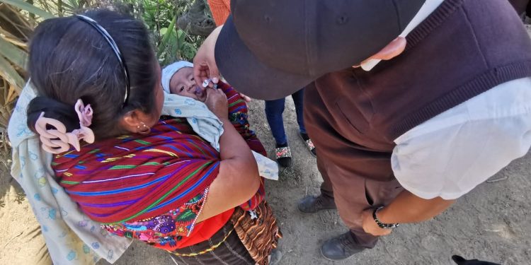 Vacunación activa protege a la niñez menor de cinco años de comunidades de Sacatepéquez
