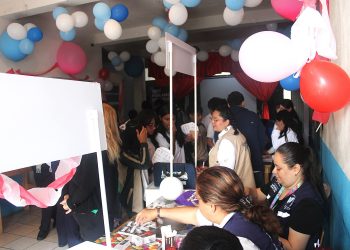 Mural, juegos y dinámicas acercan información sobre salud y bienestar a jóvenes de la zona 18