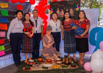 Feria educativa acerca salud, información y aprendizaje a familias de Quetzaltenango