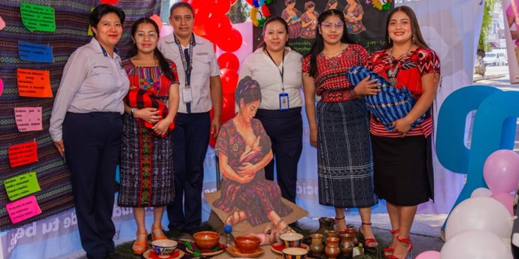 Feria educativa acerca salud, información y aprendizaje a familias de Quetzaltenango