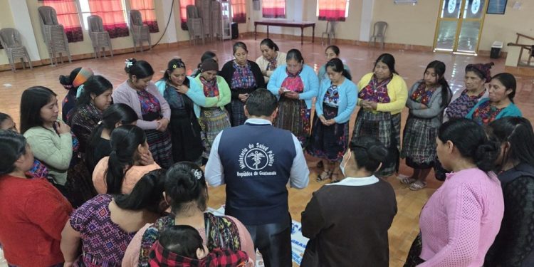 Salud y comunidad religiosa de Quetzaltenango promueven la lactancia materna y alimentación saludable
