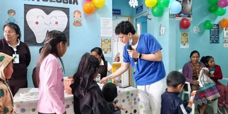 Educación y atención odontológica promueven sonrisas saludables en la niñez de comunidades de Totonicapán