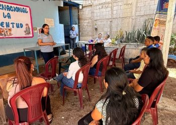 Jóvenes jutiapanecos adquieren herramientas para cuidar su salud mental