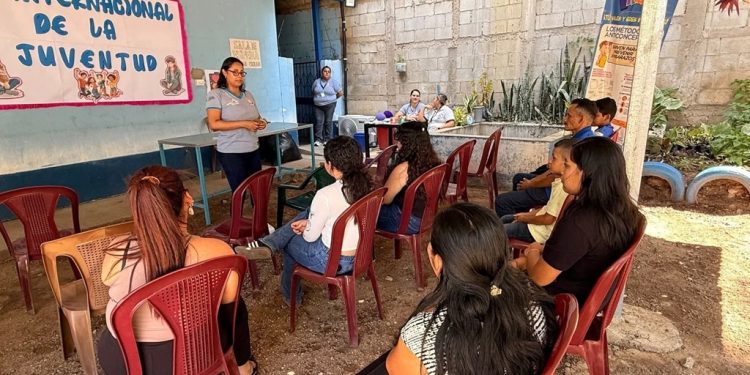 Jóvenes jutiapanecos adquieren herramientas para cuidar su salud mental
