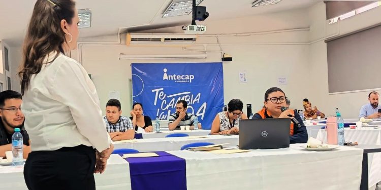 Mintrab e INTECAP realizan Foro Empresarial en Chiquimula