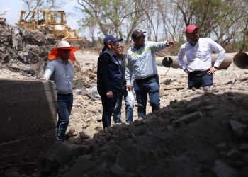 Ministra Zea supervisa trabajos para restablecer el paso en el puente Güijo