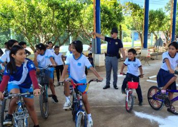 Niñez de Retalhuleu recibe formación en educación vial y conductas responsables