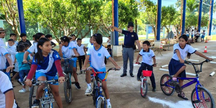 Niñez de Retalhuleu recibe formación en educación vial y conductas responsables