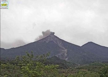 Insivumeh: Volcán de Fuego reduce su actividad, pero mantiene explosiones y caída de ceniza