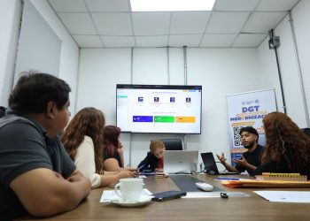 Transportistas de Villa Nueva conocen plataforma para agilizar trámites