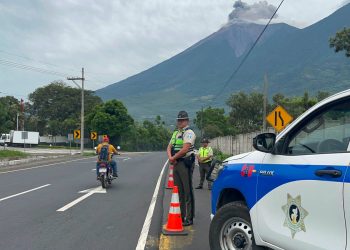 Provial mantiene vigilancia vial por actividad del Volcán de Fuego