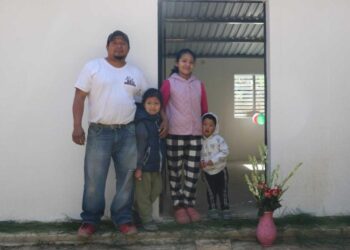 Entrega de viviendas beneficia a más de 8,000 guatemaltecos
