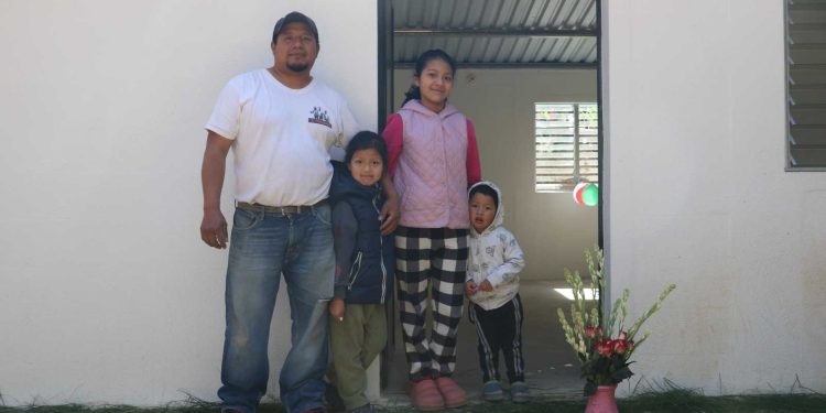 Entrega de viviendas beneficia a más de 8,000 guatemaltecos