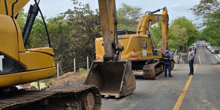CIV despliega maquinaria y equipos técnicos hacia el puente Güijo para atender la emergencia