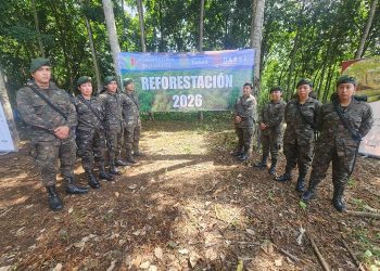 Cuarta Brigada impulsa jornadas de reforestación con la siembra de 7,000 árboles en Suchitepéquez y Retalhuleu