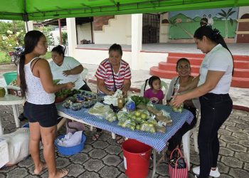 Feria del Agricultor en Izabal promueve productos frescos y formación sobre bienestar animal