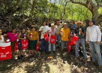 Ganaderos de San Juan Tecuaco fortalecen prevención del Gusano Barrenador