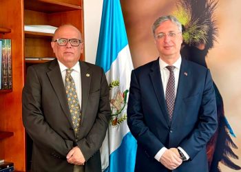 Embajadores de Guatemala y Türkiye afianzan lazos diplomáticos en Bogotá