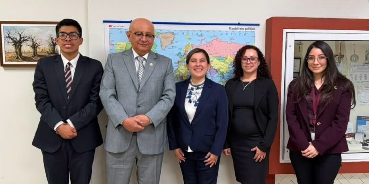 Guatemala y Perú acuerdan impulsar la agenda bilateral, multilateral y regional