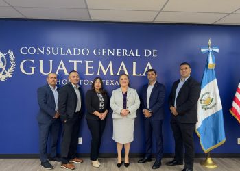 Cónsul general de Guatemala en Houston se reúne con representantes de la Patrulla Fronteriza