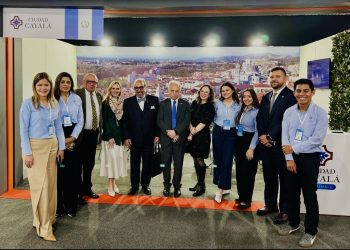 Guatemala promueve inversión inmobiliaria en feria internacional en Bogotá