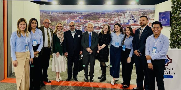 Guatemala promueve inversión inmobiliaria en feria internacional en Bogotá