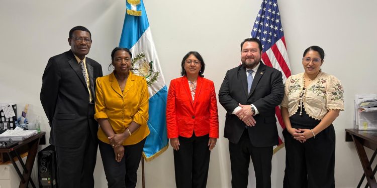 Consulados de Guatemala y El Salvador promueven la cooperación con la comunidad centroamericana en Rhode Island