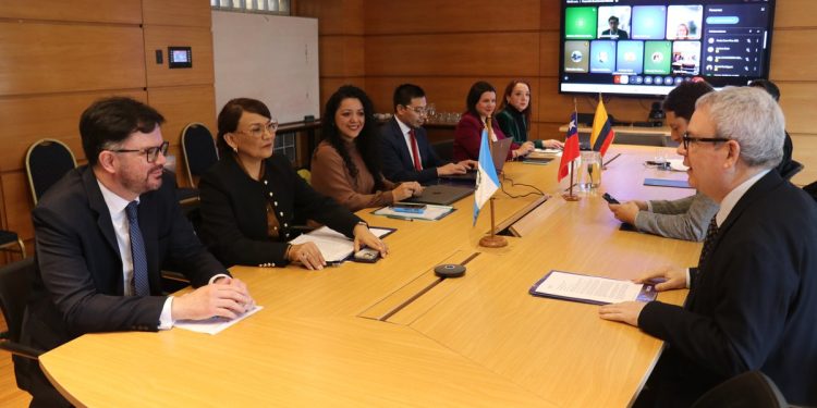 Guatemala participa en encuentro regional sobre cooperación triangular en Chile