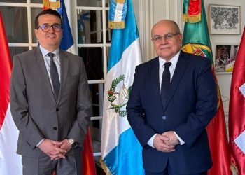 Embajador de Guatemala ante la UNESCO dialoga con delegado permanente de Argelia