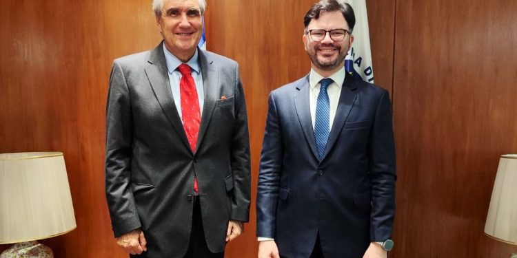Guatemala y Chile contemplan colaboración para la formación diplomática