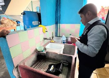 Niñez de la zona 3 de la capital son atendidos en jornada de salud escolar